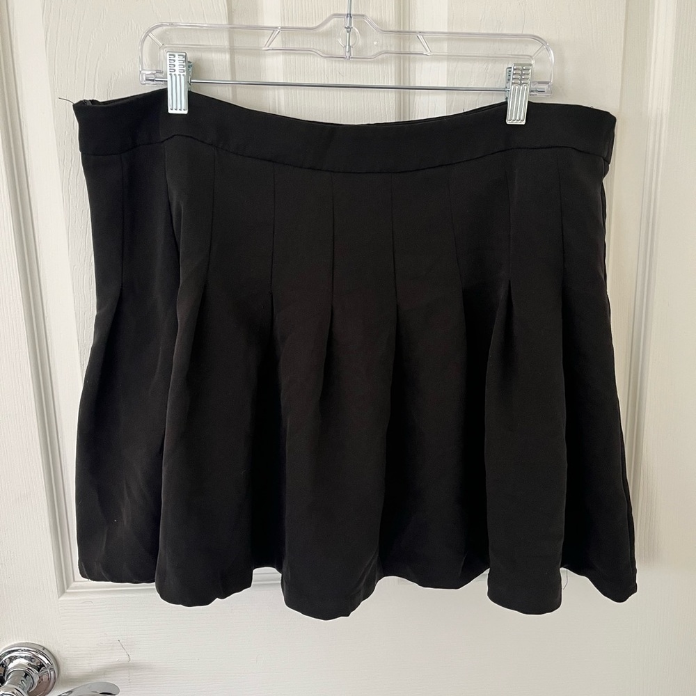 SHEIN Black Circle Skater Mini Skirt